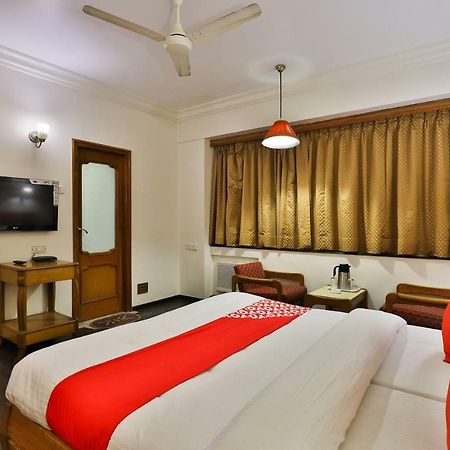 Hotel Pinnacle Ahmedabad Exterior photo