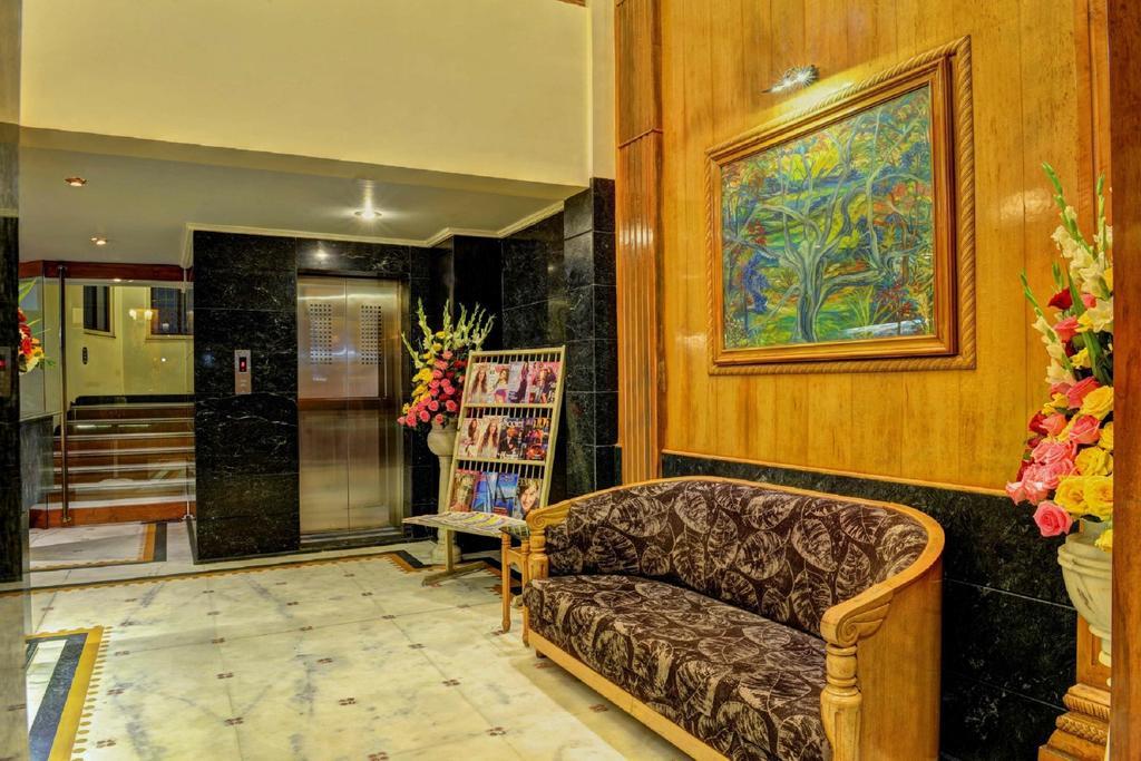 Hotel Pinnacle Ahmedabad Exterior photo