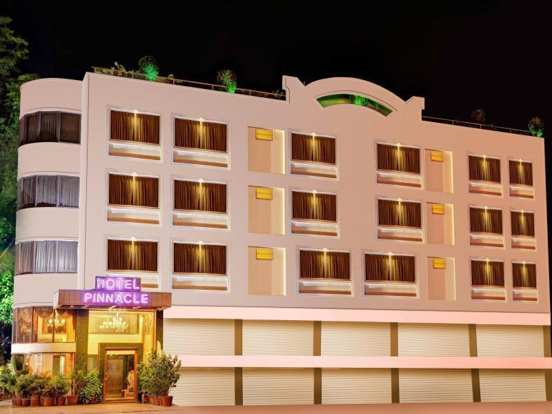 Hotel Pinnacle Ahmedabad Exterior photo