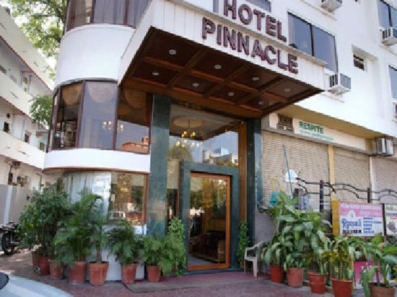 Hotel Pinnacle Ahmedabad Exterior photo