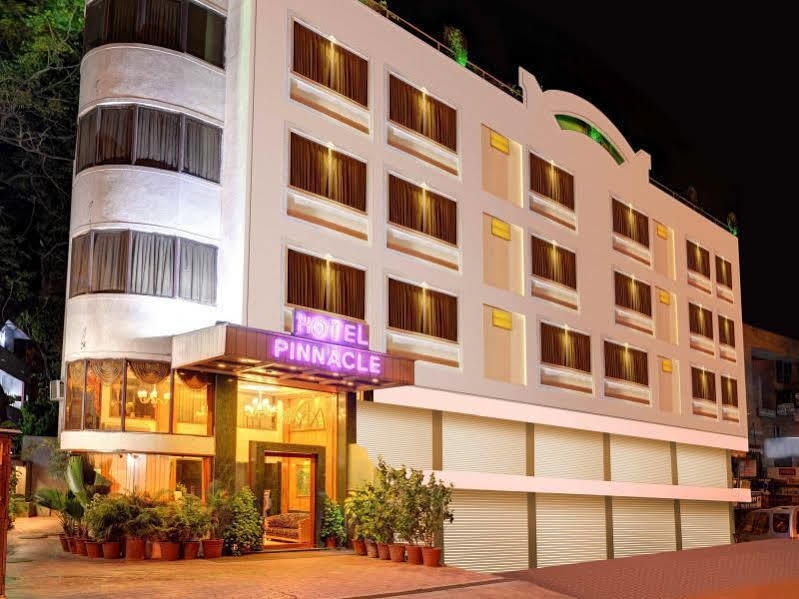 Hotel Pinnacle Ahmedabad Exterior photo