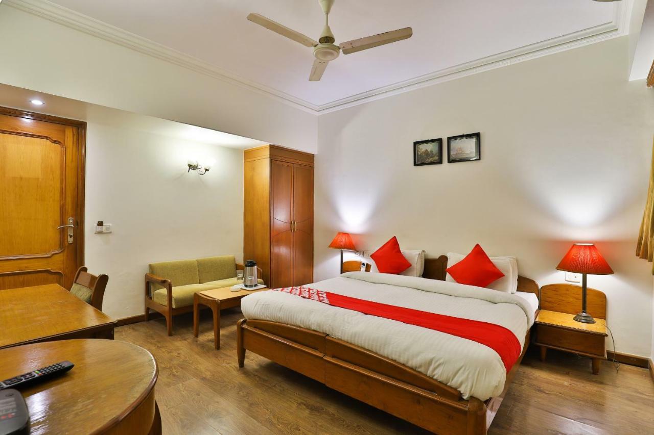 Hotel Pinnacle Ahmedabad Exterior photo