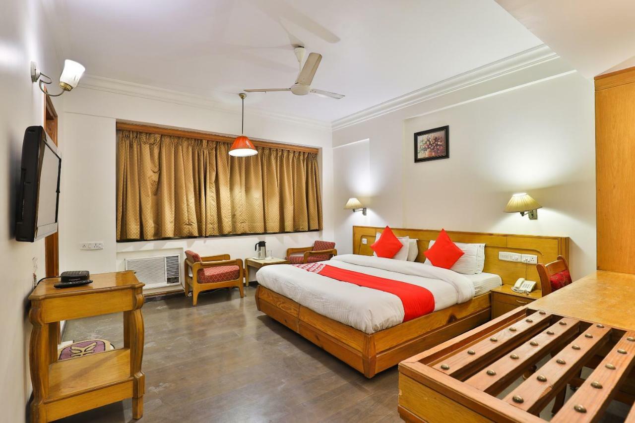 Hotel Pinnacle Ahmedabad Exterior photo