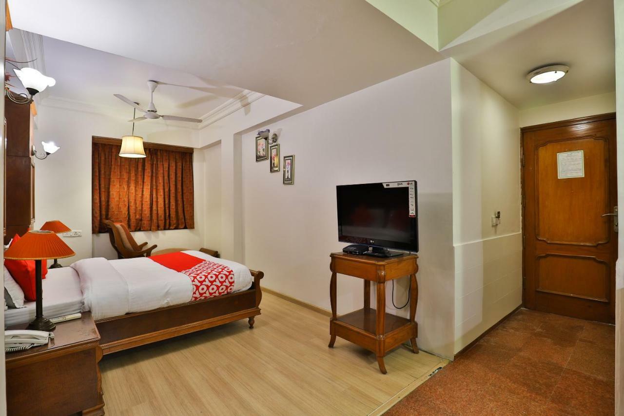 Hotel Pinnacle Ahmedabad Exterior photo