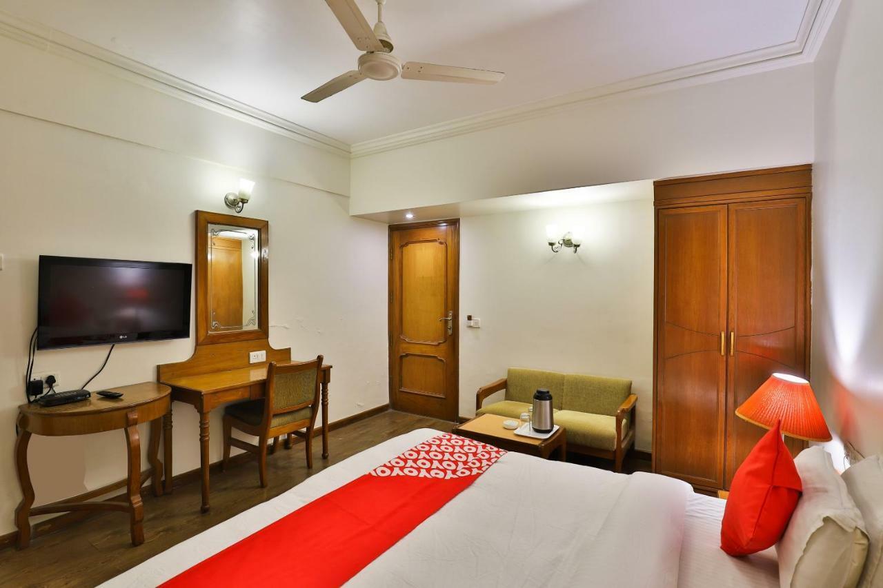 Hotel Pinnacle Ahmedabad Exterior photo